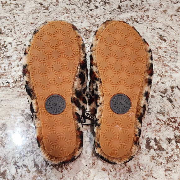 UGG Fluff Yeah Slides - Picture 5 of 6